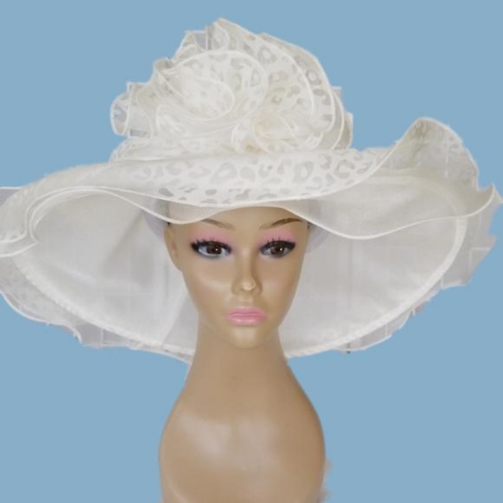 Sold!!!Beautiful white big brim hat